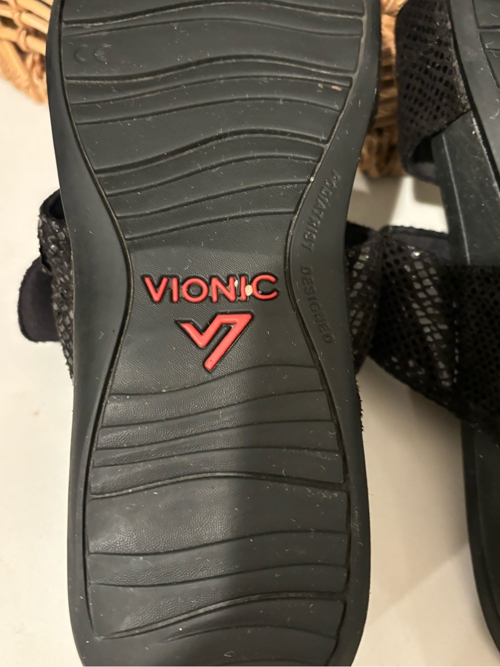 Vionic Rio Wedge Platform Black Reptile Embossed Sandals Buckles Womens Size 9 - Picture 8 of 12